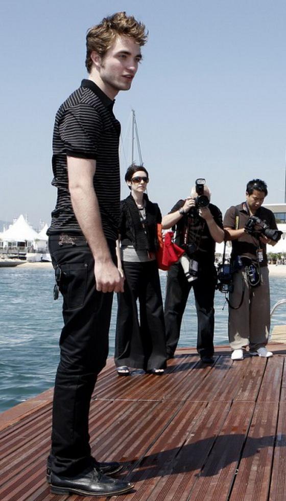 Красавчик Паттинсон тоже прилетел в Канны