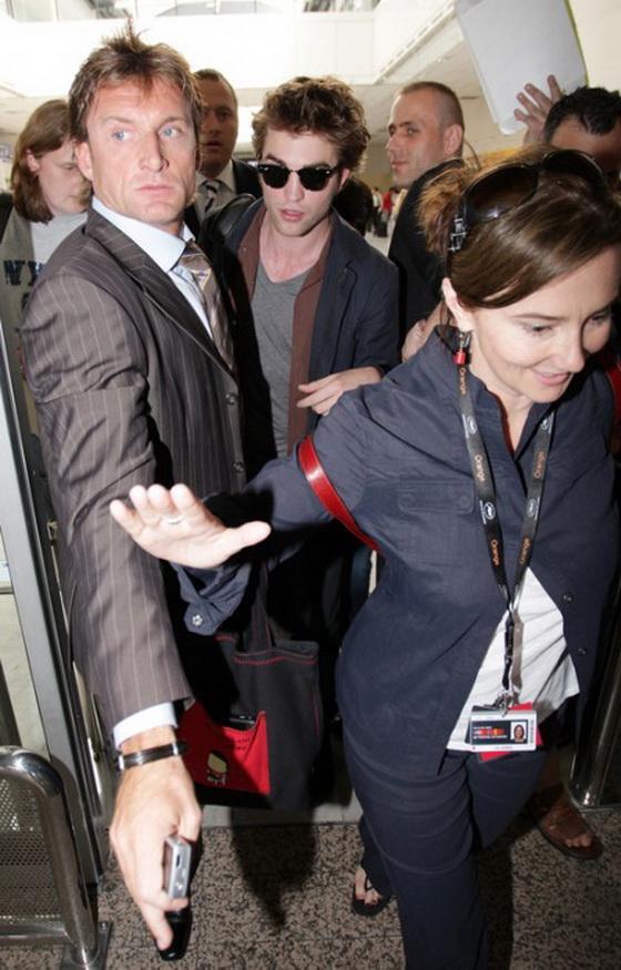 Красавчик Паттинсон тоже прилетел в Канны