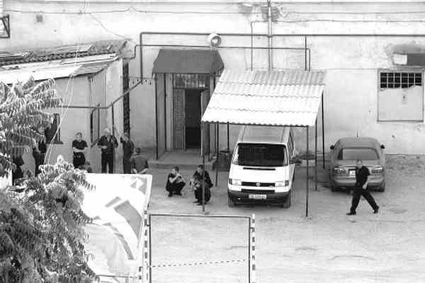 Прокуратура Крыма требует держать границу на замке