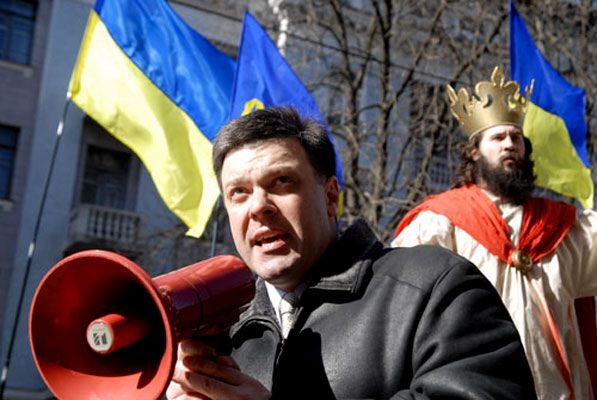 Тягнибок пообещал выполнить заветы Бандеры