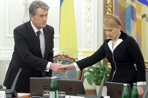 Ющенко закликав Тимошенко припинити війну