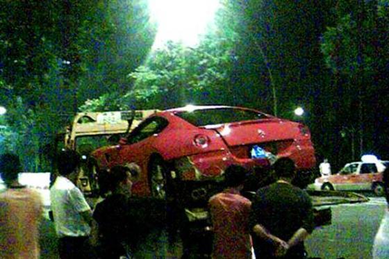 Краш-тест: Ferrari 599 GTB против Audi R8