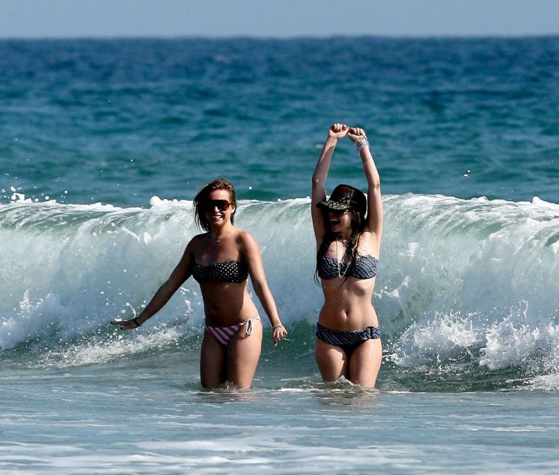 Аврил Лавин поправилась, но бикини одела