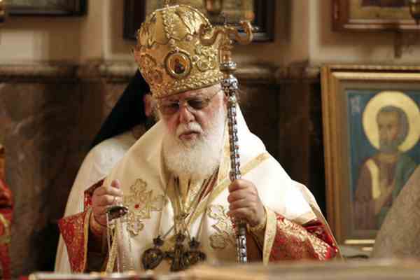 Патриарх Грузии выступает за досрочные выборы