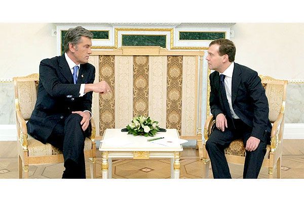 Медведев игнорирует Ющенко