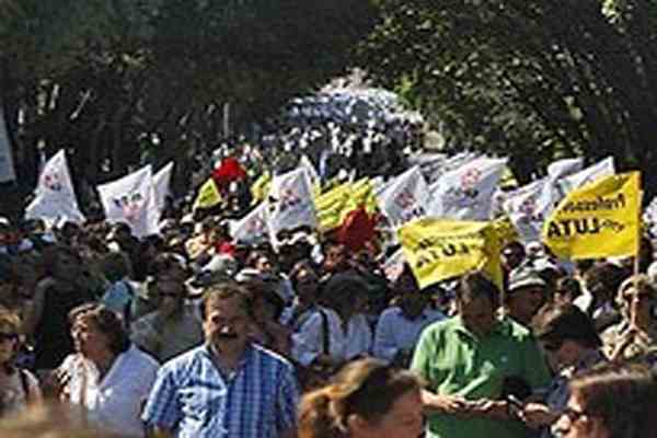 Португальські вчителі протестують проти реформ освіти