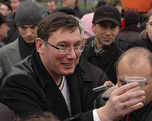 Скандал с «похождениями Луценко» обрастает подробностями