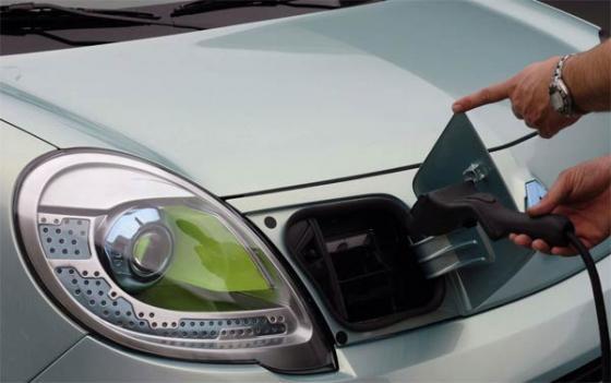 Renault представила концептуальный электромобиль