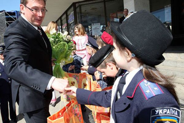 У Луценко есть только два выхода