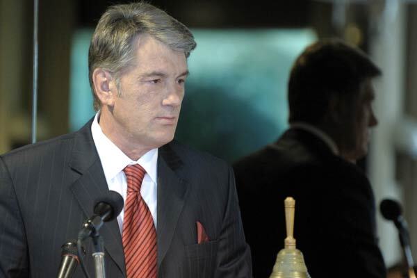 Президент улетел к Папе