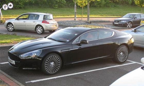 Aston Martin Rapide уже колесит по дорогам