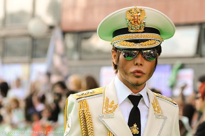 Сергей Зверев может быть таким разным