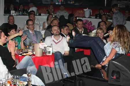 Сын Шуфрича объелся суши под песни Могилевской