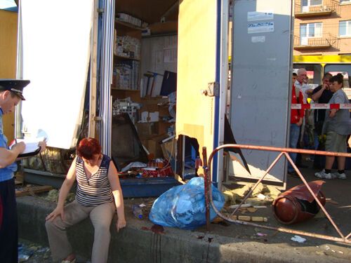 В Киеве взорвался киоск, пострадали пять человек (ВИДЕО)