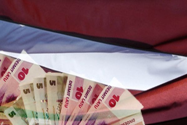 Латвийцы из-за кризиса экономят на почетном карауле