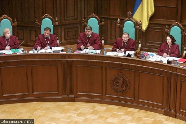 Завтра КС объявит решение по делу о выборах в Тернополе