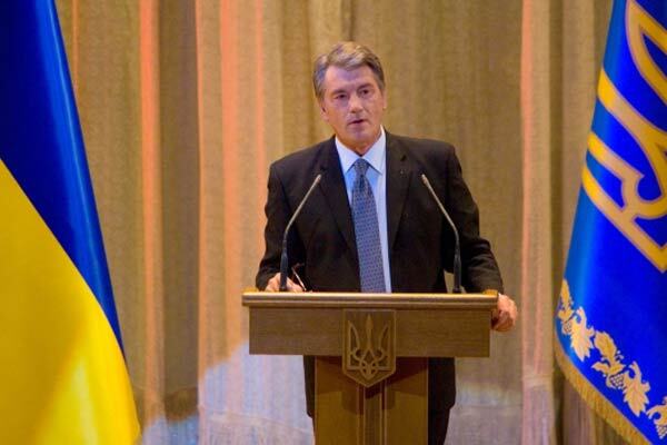 Ющенко повернув у Міноборони "міністра в законі"