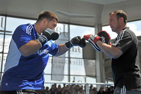 Кличко и Чагаев потренировались в открытую