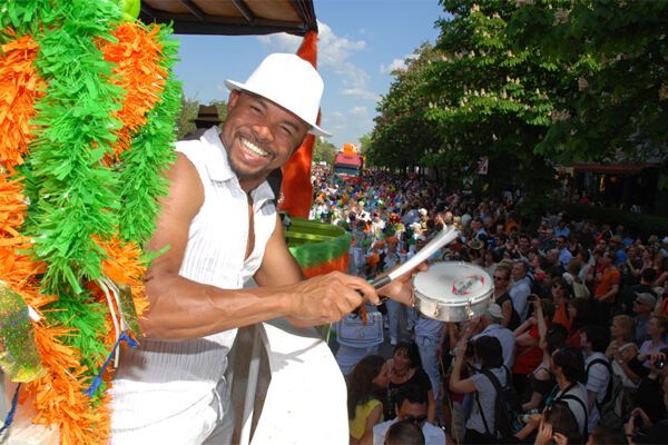 Карнавал культур в Берлине собрал более миллиона зевак