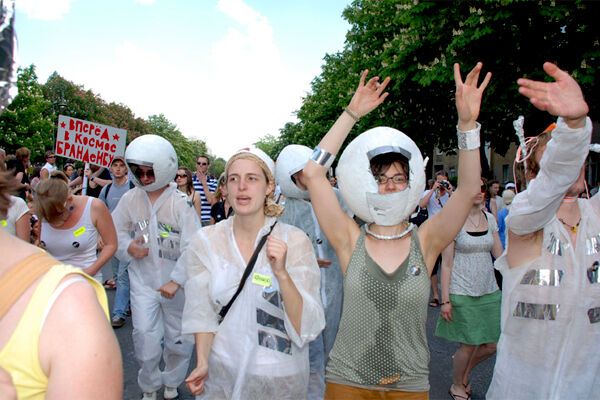 Карнавал культур в Берлине собрал более миллиона зевак