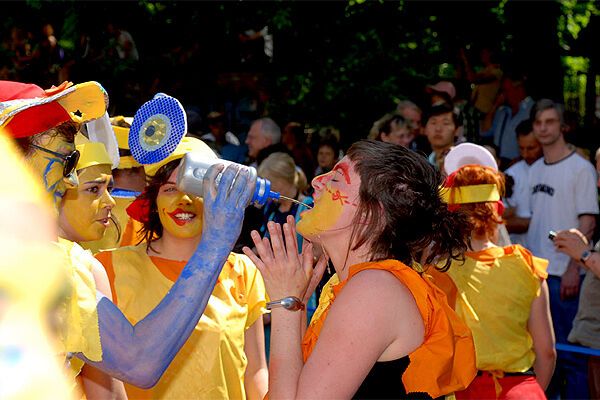 Карнавал культур в Берлине собрал более миллиона зевак