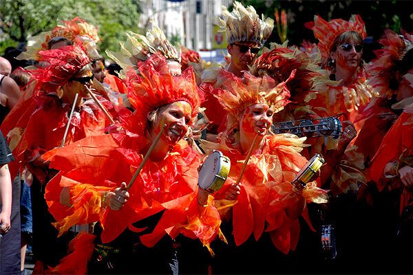 Карнавал культур в Берлине собрал более миллиона зевак