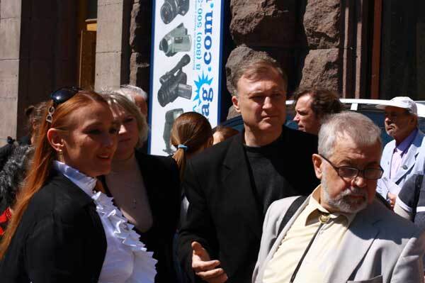 Скандал за право на десять минут поэзии