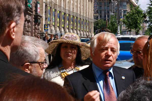 Скандал за право на десять минут поэзии