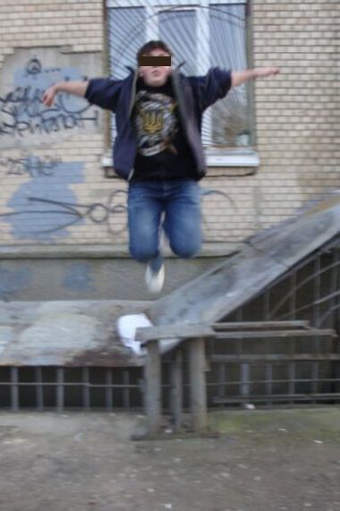 На Дарнице подросток совершил суицид