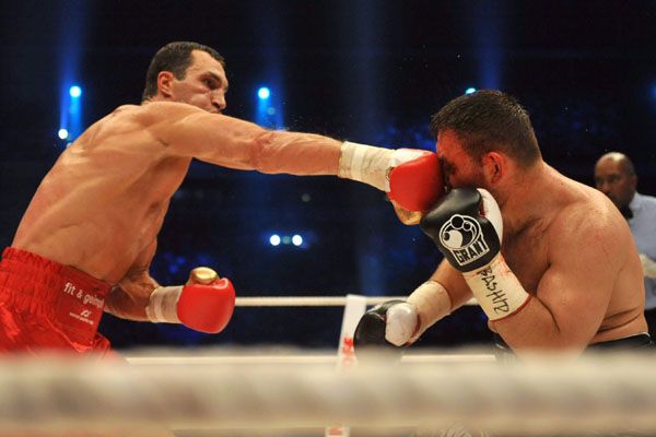 Владимир Кличко победил Руслана Чагаева