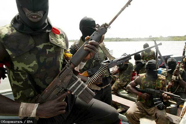 Нигерийские боевики подорвали нефтяную платформу Shell