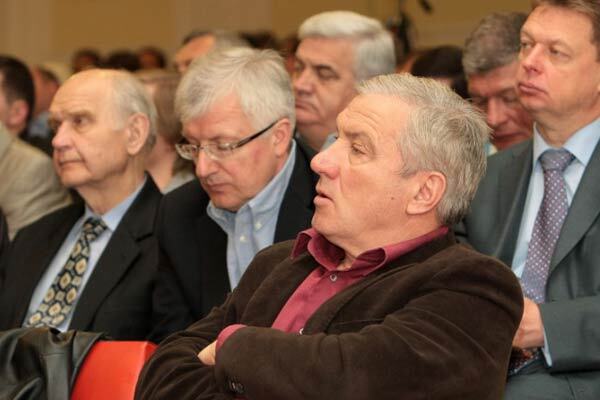 НСНУ готова бросить премьера