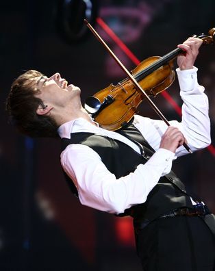 Александр Рыбак уединится в трейлере Элтона Джона