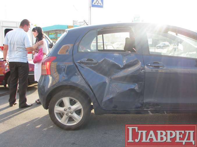 Девушка-водитель жестоко подставила скутериста