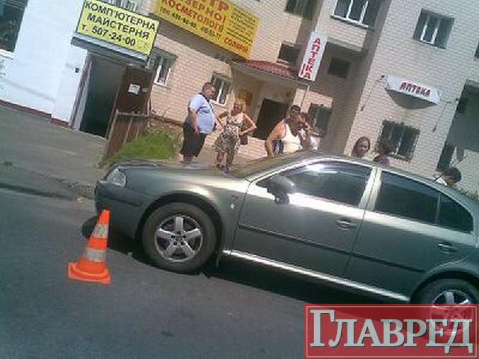 Разъезжая по двору, девушка сбила ребенка