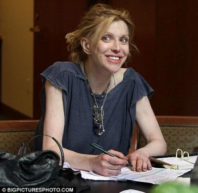 Что случилось с Кортни Лав?