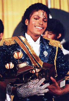 Світ сумує за Майклу. Найяскравіші кадри з життя поп-короля