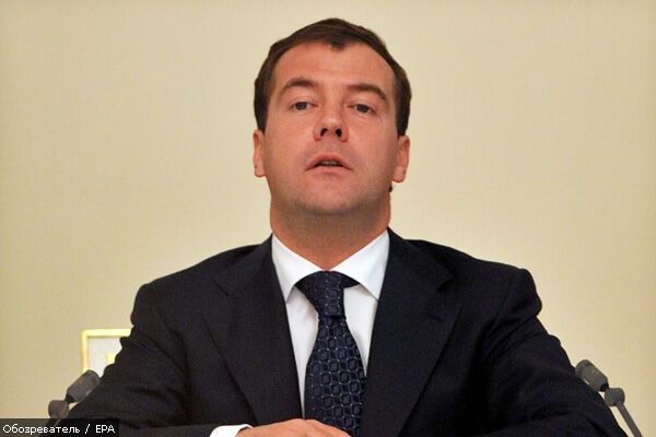 Медведев потребовал от силовиков не церемониться с бандитами