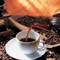В бутик привезли новую партию кофе, произведенного на заводе в Санто-Доминго. И вот какие мысли она вызвала у посетителей...