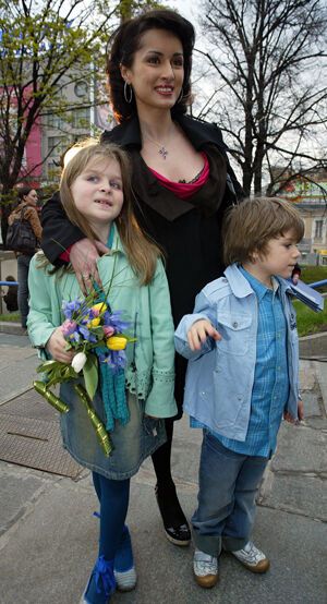 Муж Тины Канделаки бросил ее ради бывшей жены Диброва