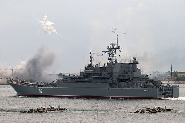 Російські моряки розвозили по Севастополю крилаті ракети