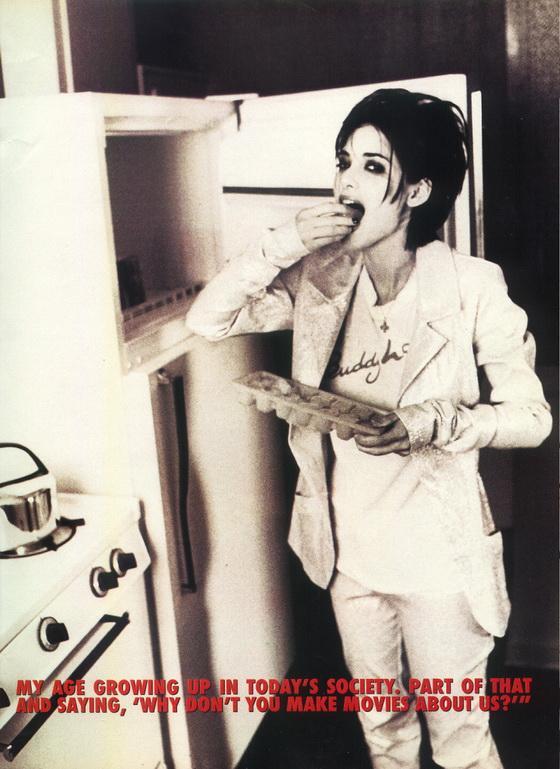 Вайнона Райдер топлесс и с достоинством в трусах