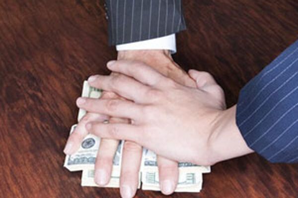 Гроші програми Євро-2012 йдуть наліво