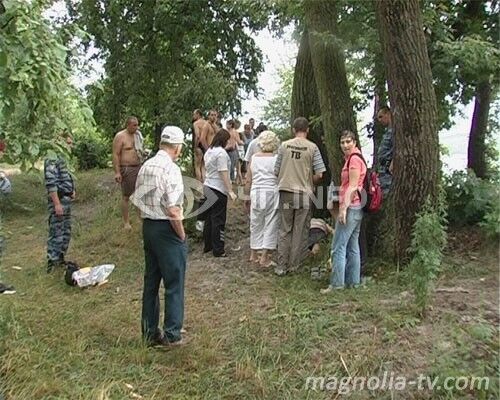 В Гидропарке два человека пострадали от молнии