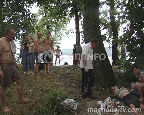 В Гидропарке два человека пострадали от молнии