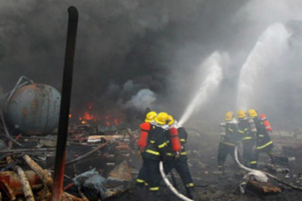 Более 100 человек пострадали от взрыва на химзаводе