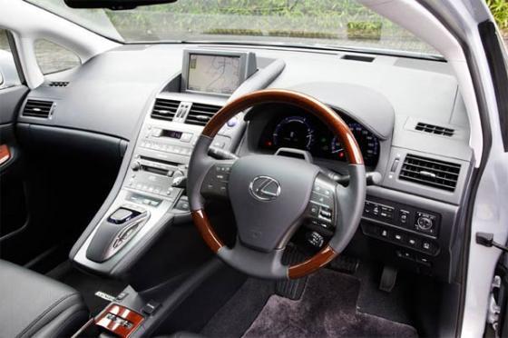 Lexus начал продажи нового гибрида