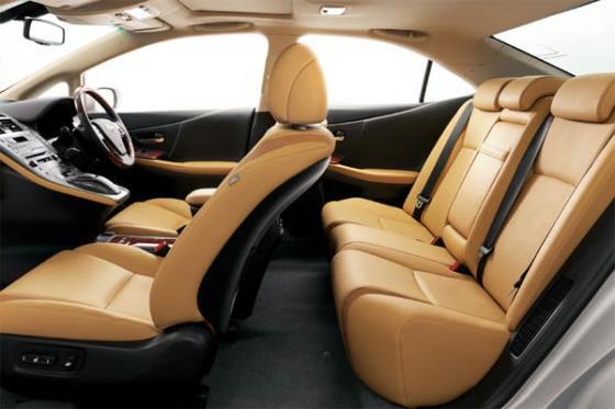 Lexus начал продажи нового гибрида