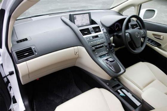 Lexus начал продажи нового гибрида