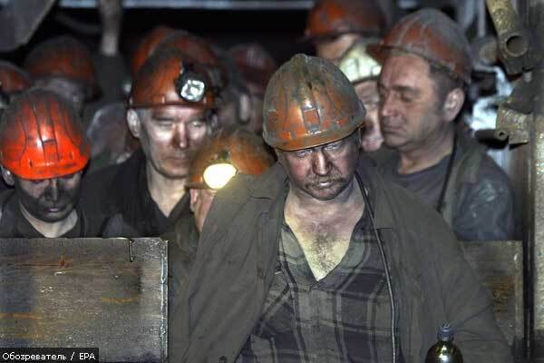 На Донбассе горняки трех шахт отказались выходить из забоев